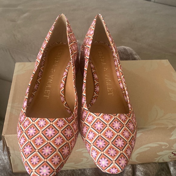 Chelsea & Violet Shoes - Women’s Chelsea & Violet flats